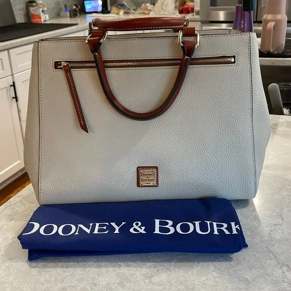 Dooney and Bourke medium shopper tote BNWT - Picture 1 of 8